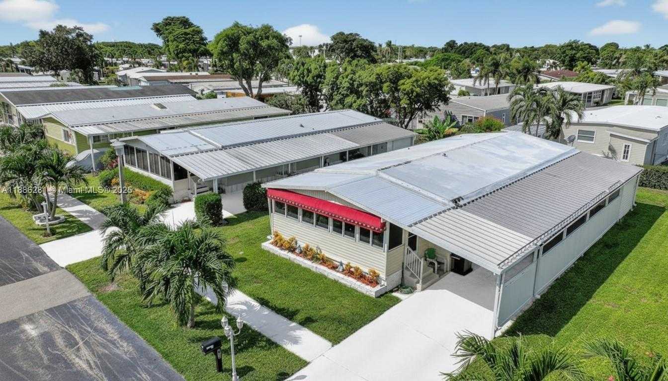 Small Image of 123 NORTH WEST 51ST CT, Deerfield Beach Number 9