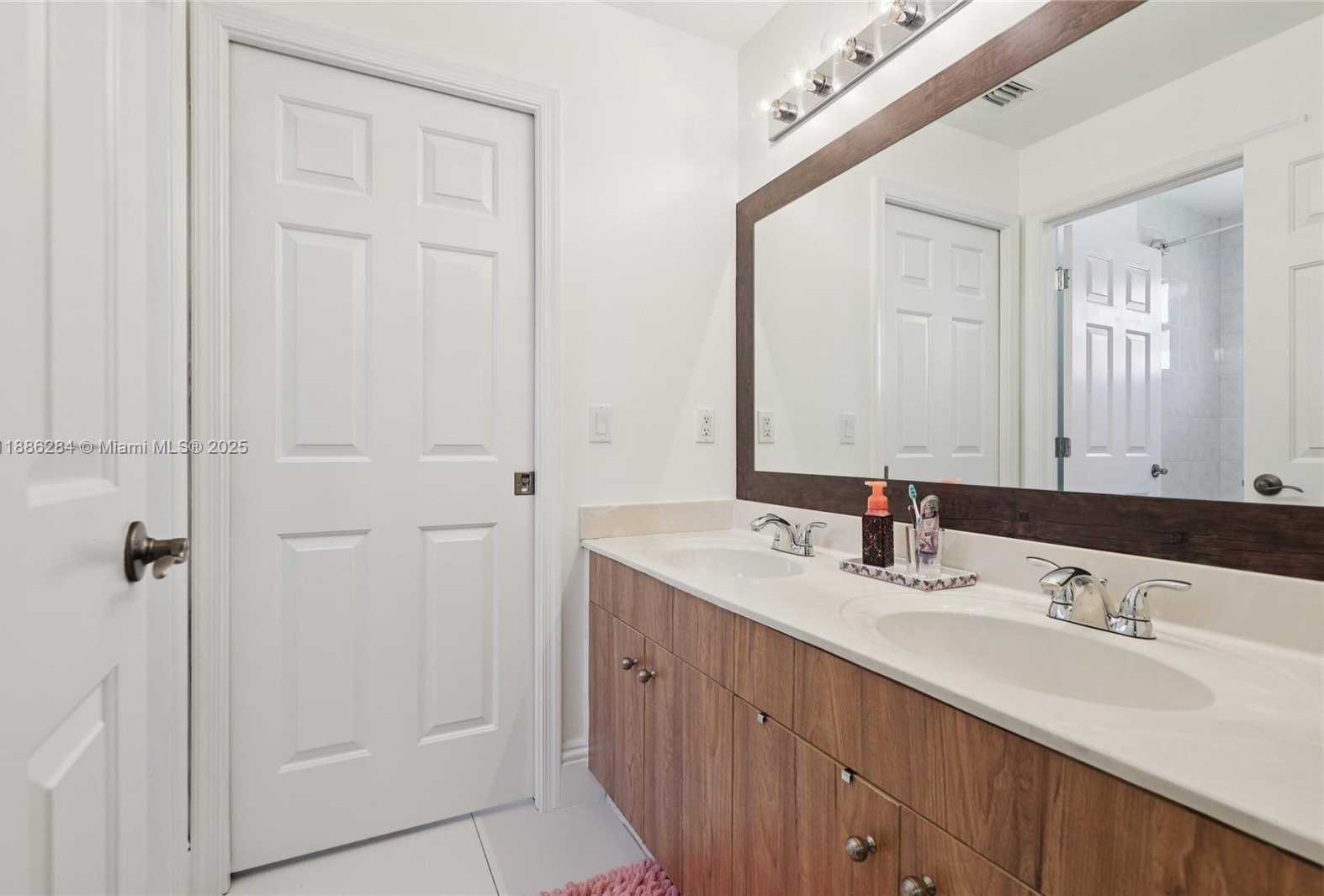 Small Image of 3921 SOUTH WEST 186TH AVE, Miramar Number 19