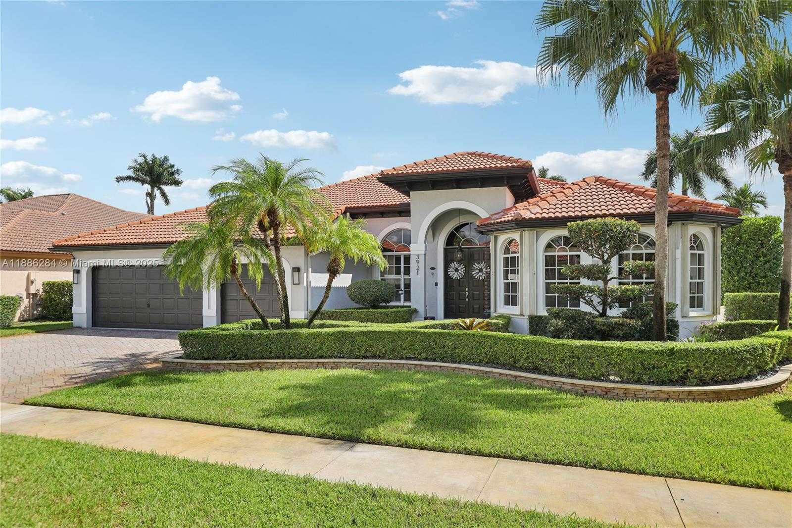 Small Image of 3921 SOUTH WEST 186TH AVE, Miramar Number 2