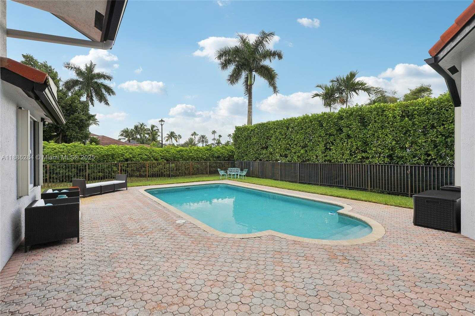Small Image of 3921 SOUTH WEST 186TH AVE, Miramar Number 28