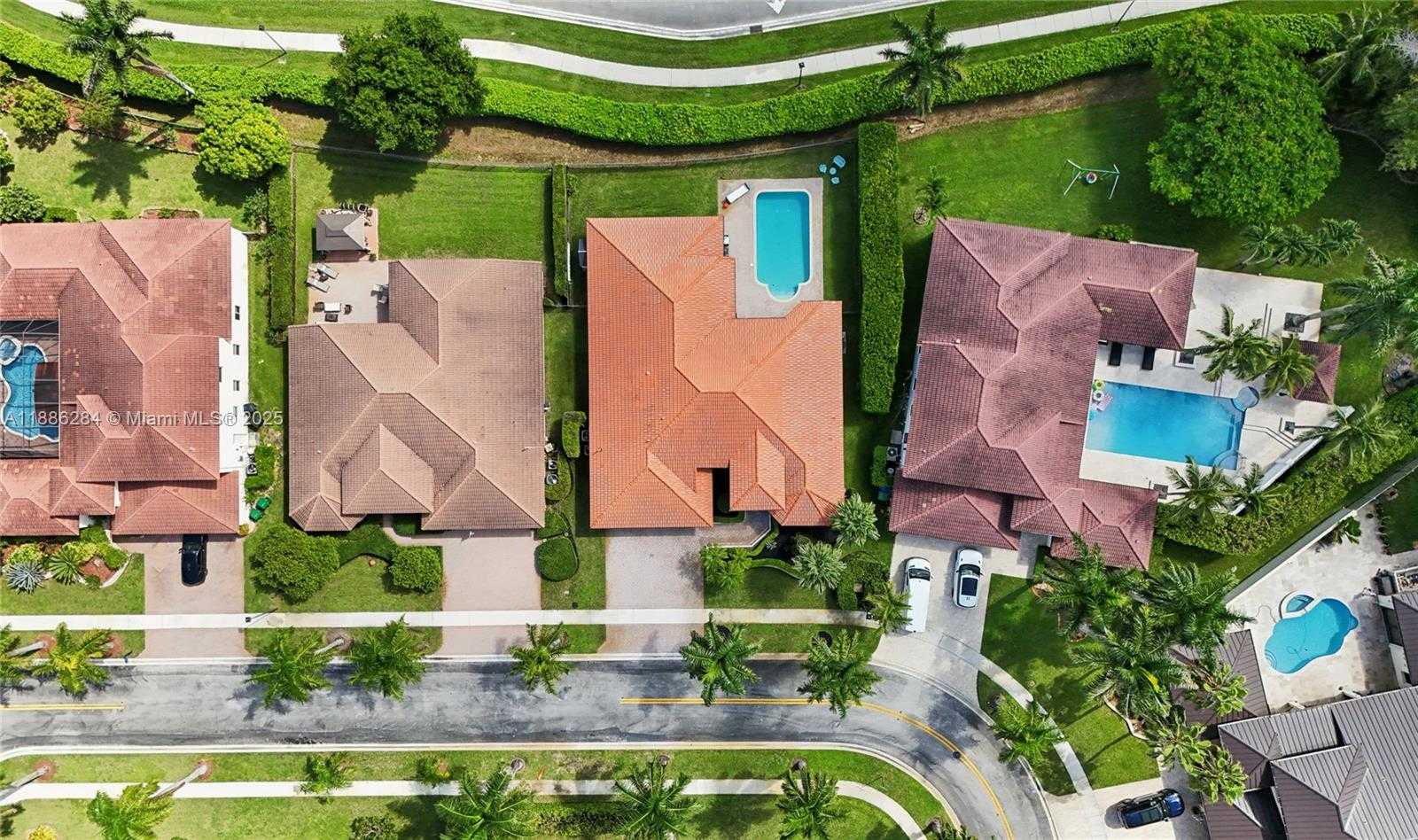 Small Image of 3921 SOUTH WEST 186TH AVE, Miramar Number 31
