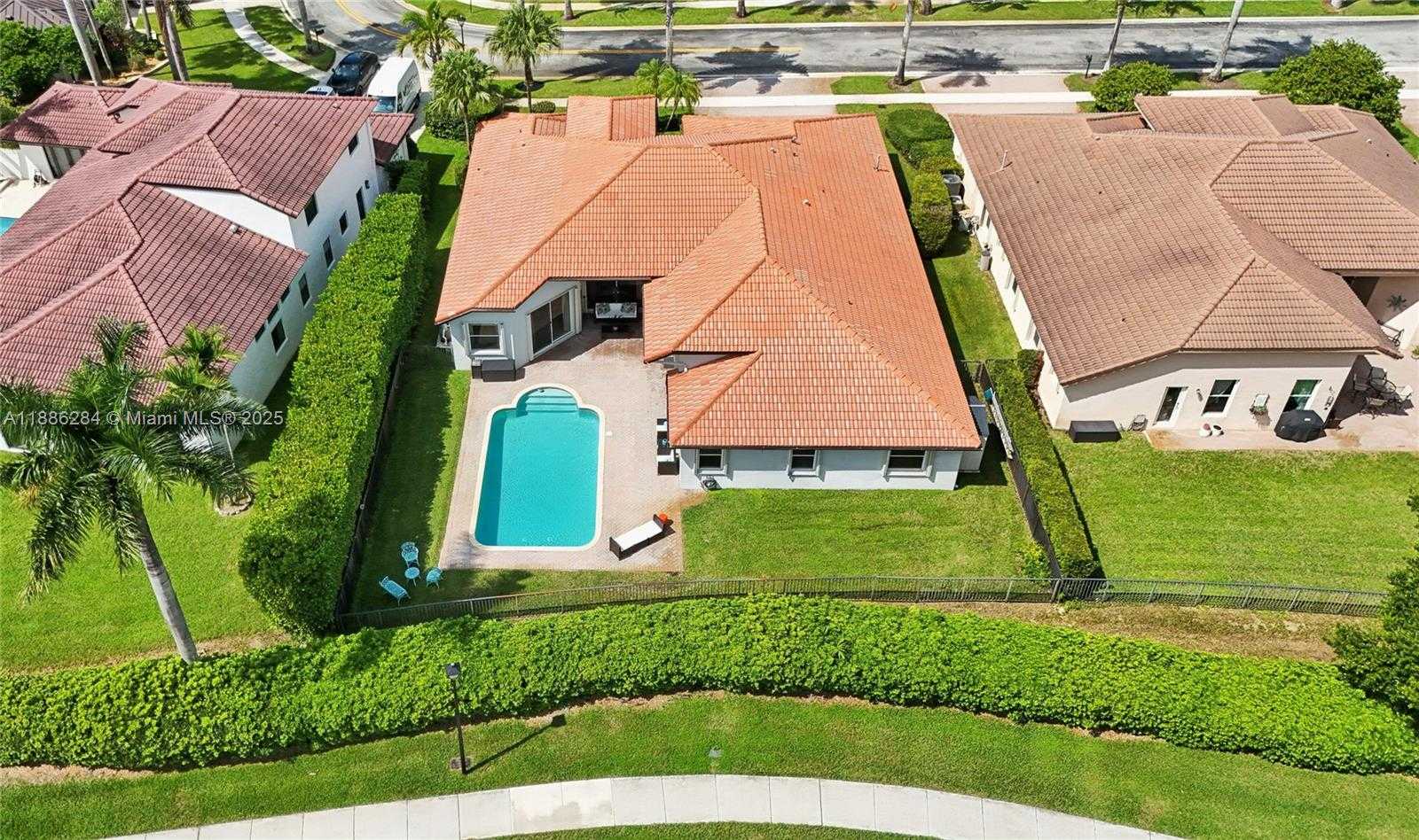 Small Image of 3921 SOUTH WEST 186TH AVE, Miramar Number 33