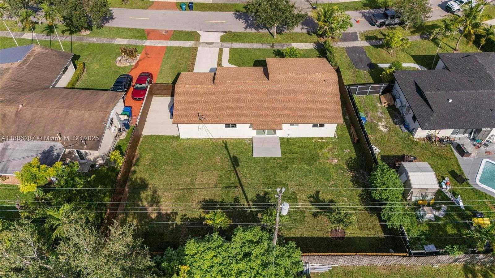 Small Image of 19221 SOUTH WEST 92ND RD, Cutler Bay Number 10