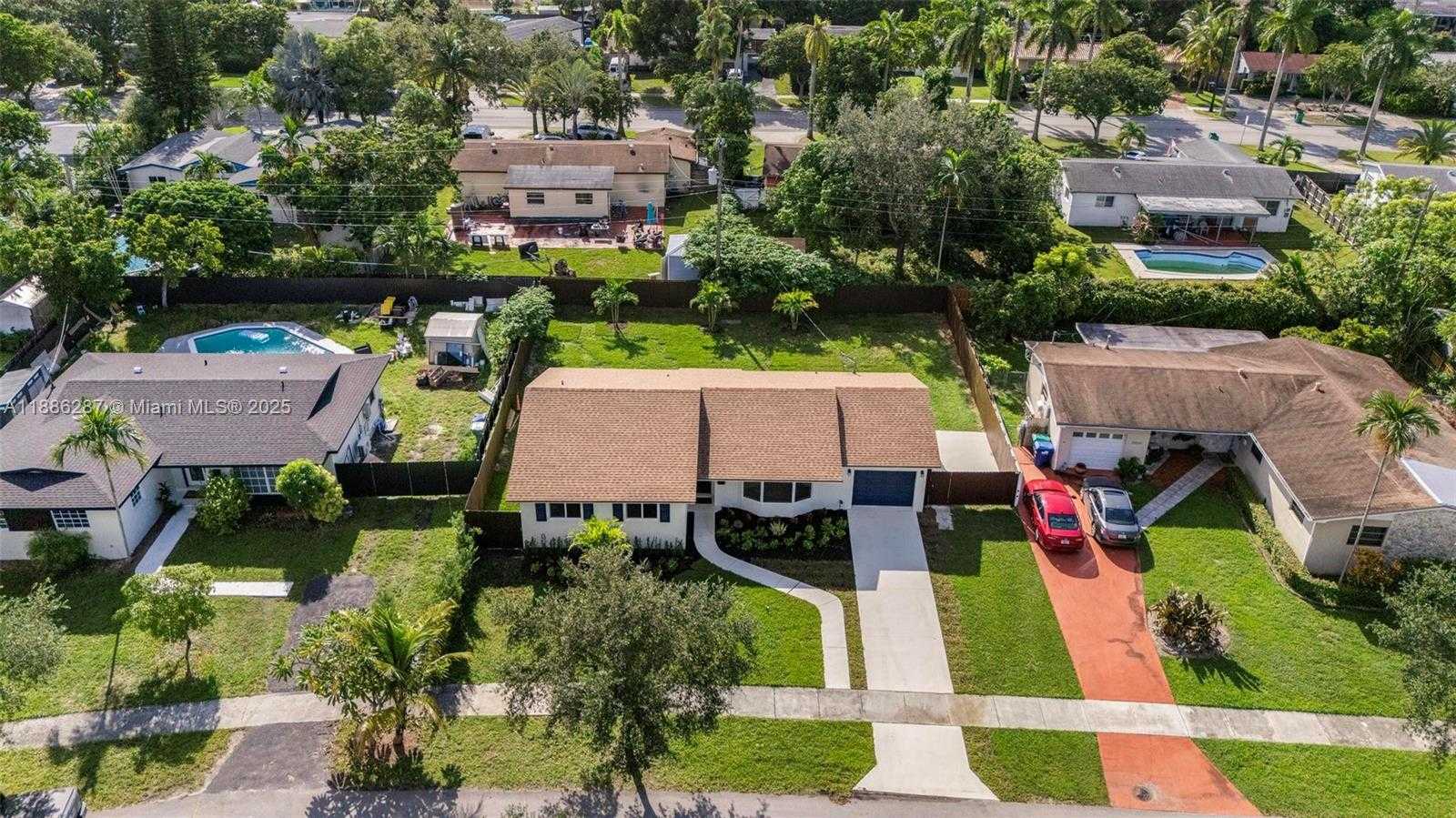 Small Image of 19221 SOUTH WEST 92ND RD, Cutler Bay Number 13