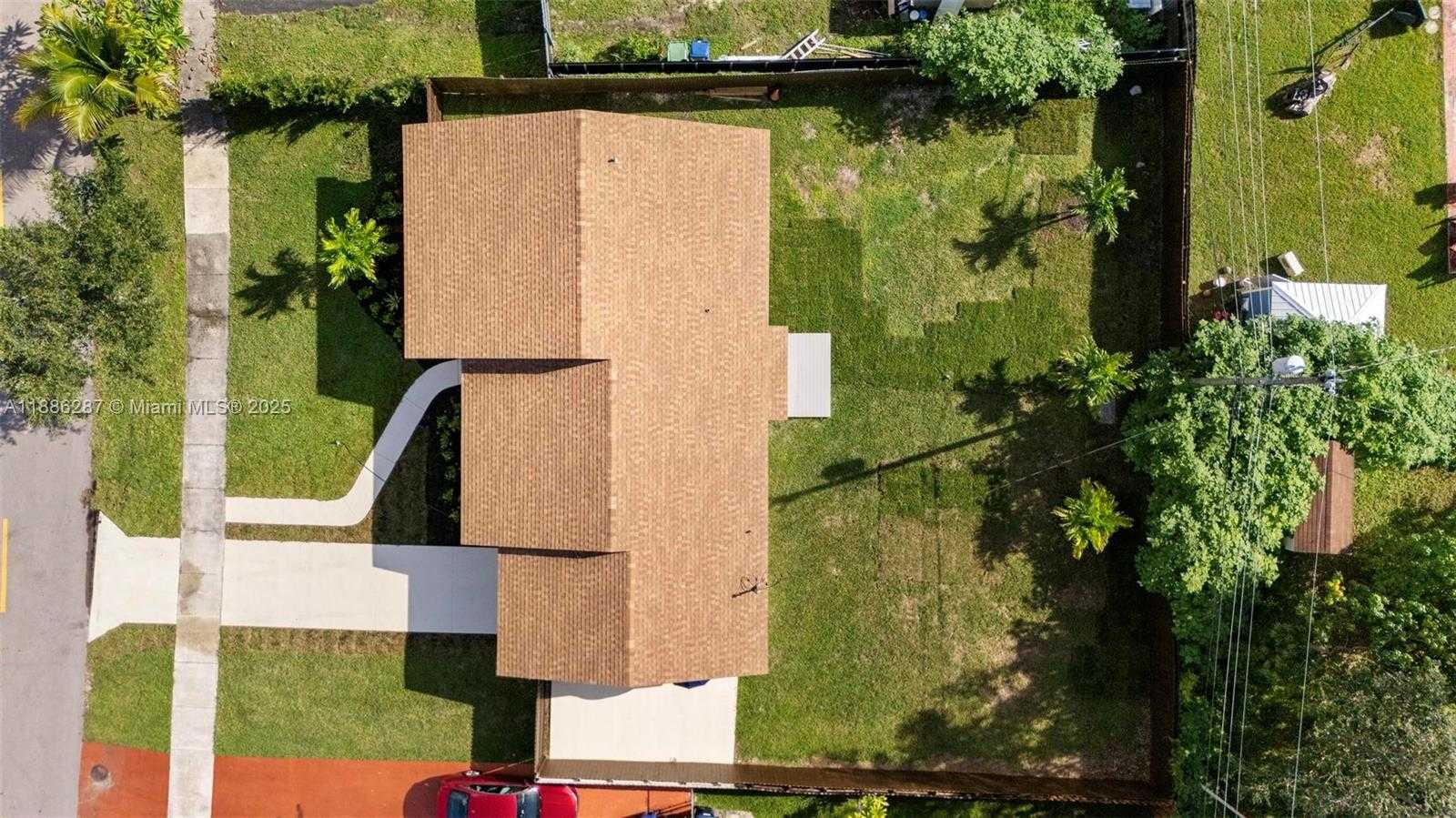 Small Image of 19221 SOUTH WEST 92ND RD, Cutler Bay Number 14