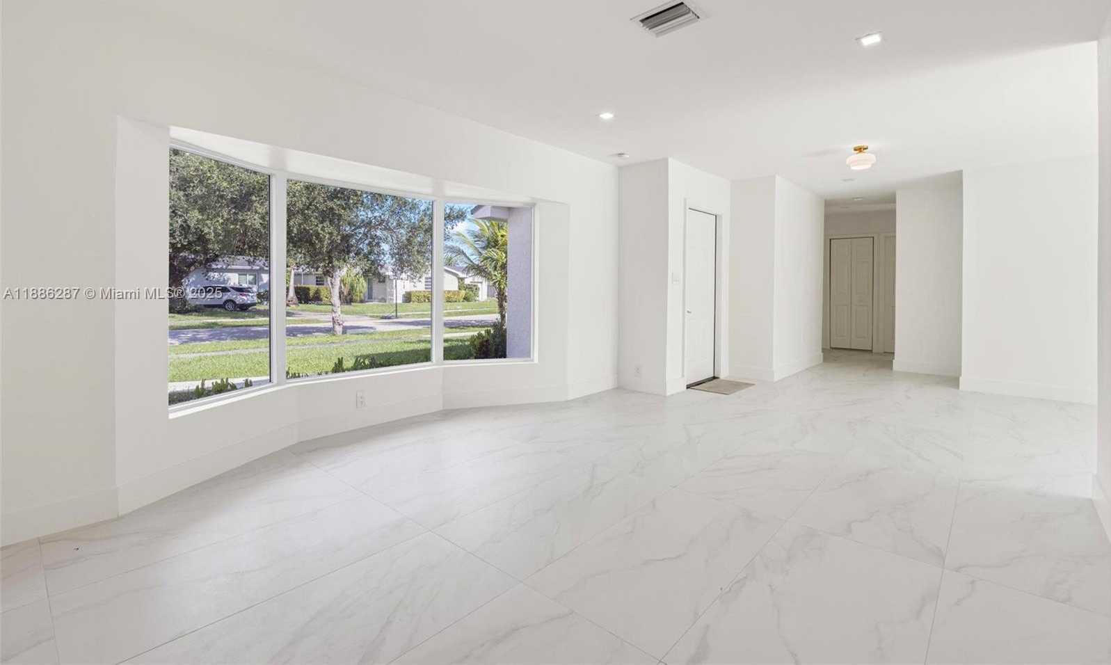 Small Image of 19221 SOUTH WEST 92ND RD, Cutler Bay Number 16