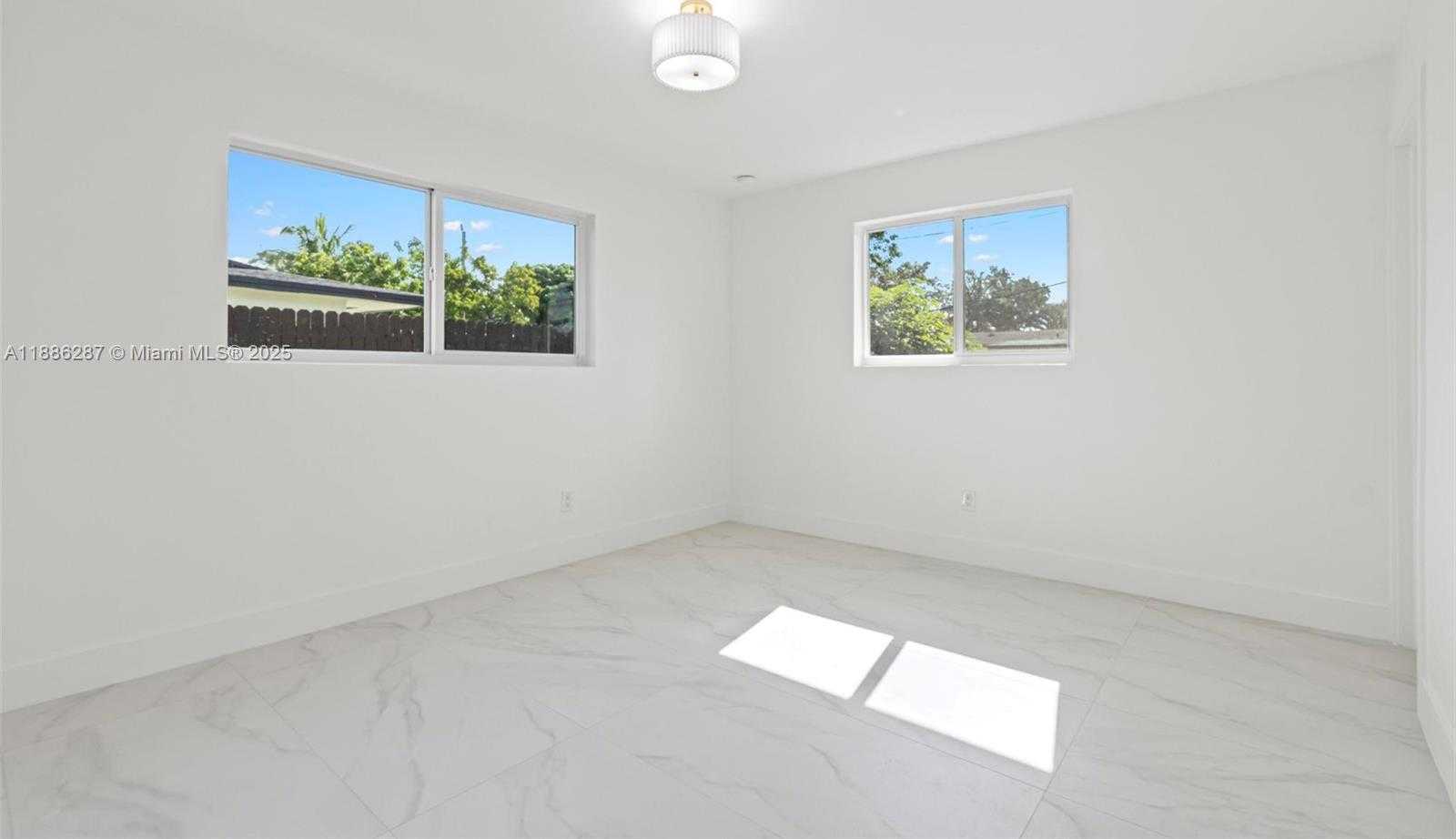 Small Image of 19221 SOUTH WEST 92ND RD, Cutler Bay Number 29