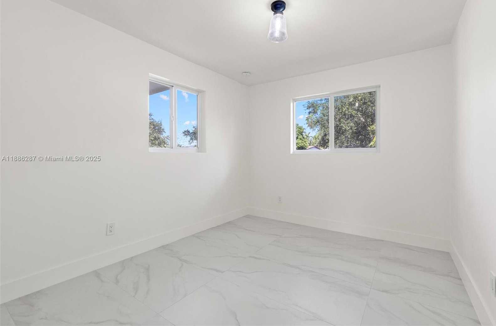 Small Image of 19221 SOUTH WEST 92ND RD, Cutler Bay Number 33