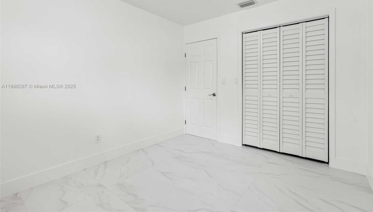 Small Image of 19221 SOUTH WEST 92ND RD, Cutler Bay Number 34