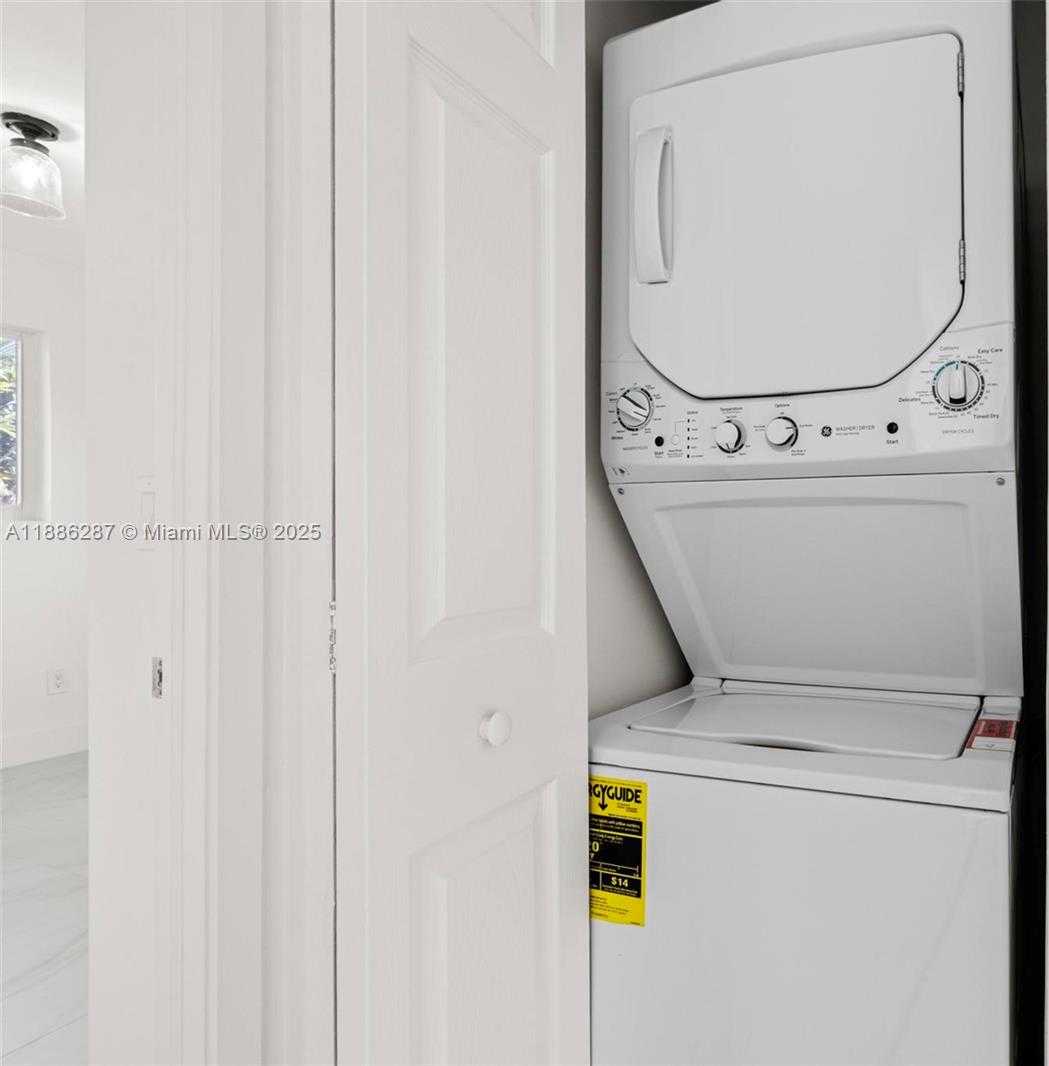 Small Image of 19221 SOUTH WEST 92ND RD, Cutler Bay Number 37
