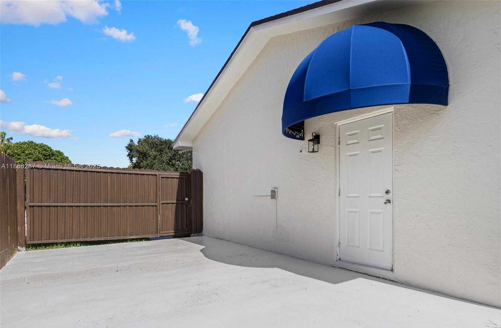 Small Image of 19221 SOUTH WEST 92ND RD, Cutler Bay Number 47