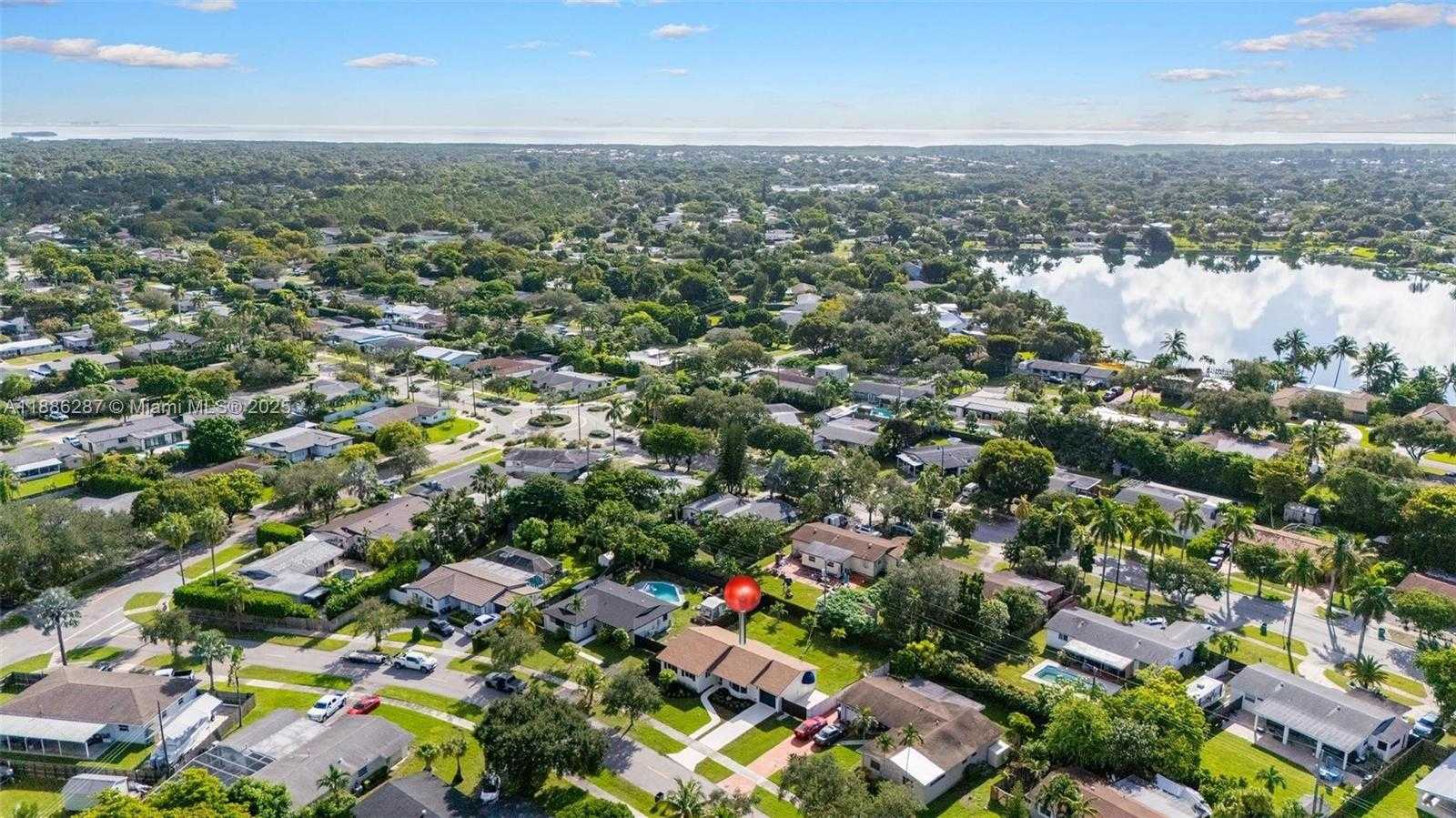 Small Image of 19221 SOUTH WEST 92ND RD, Cutler Bay Number 6