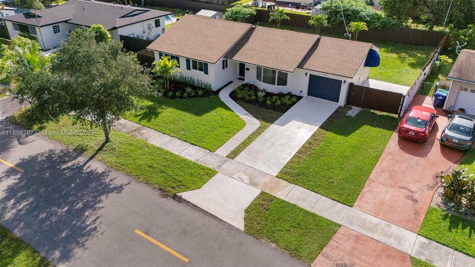 Small Image of 19221 SOUTH WEST 92ND RD, Cutler Bay Number 9