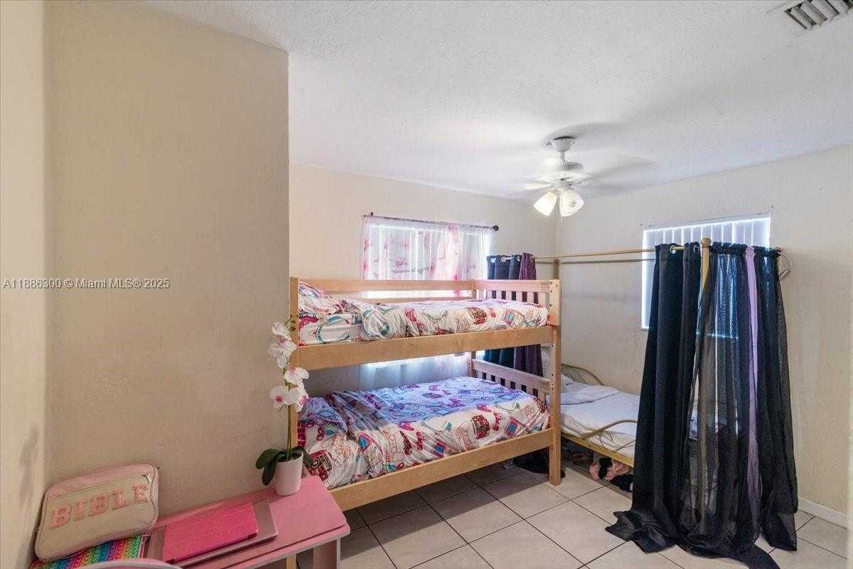 Small Image of 4371 SOUTH WEST 24TH ST, Fort Lauderdale Number 11