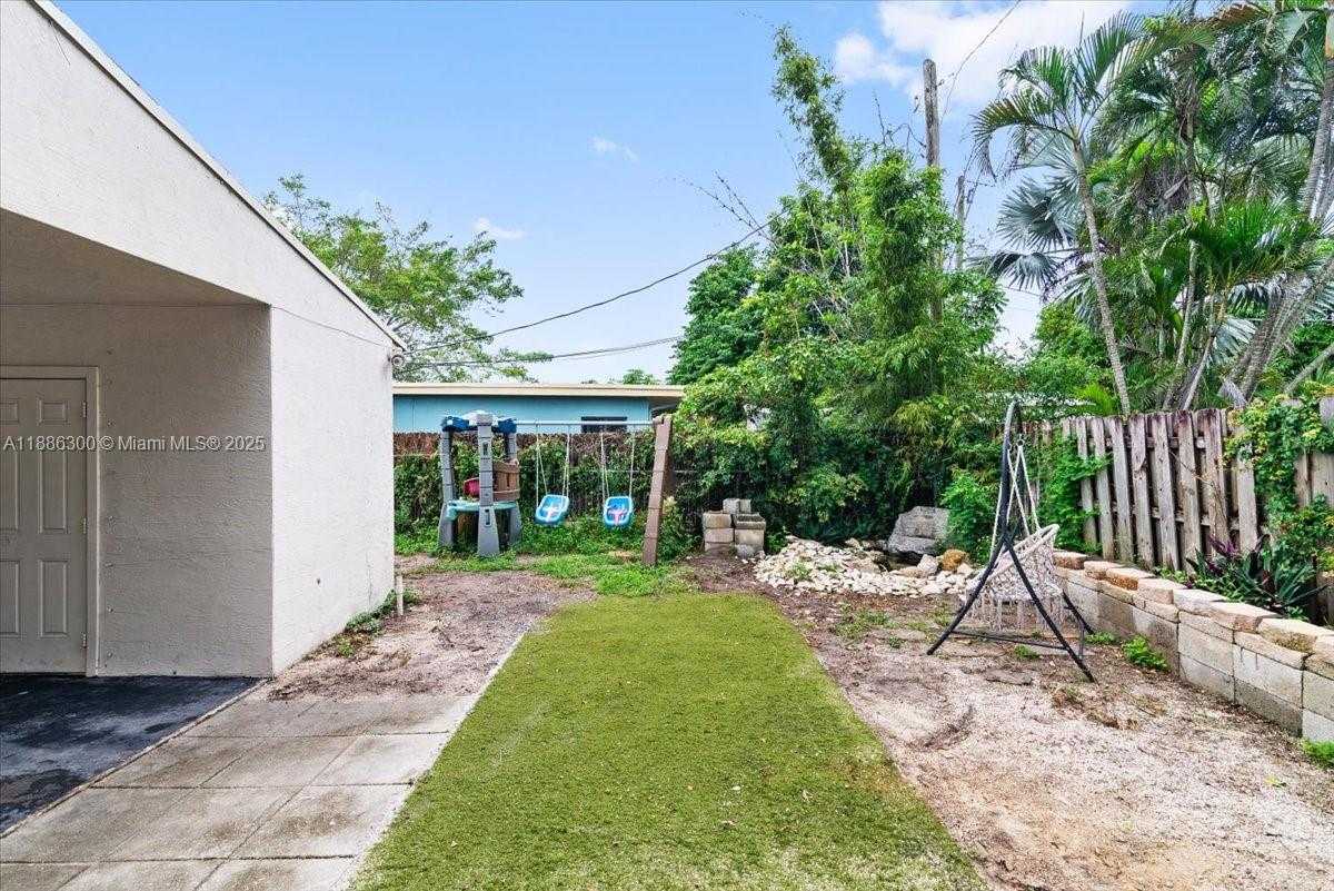 Small Image of 4371 SOUTH WEST 24TH ST, Fort Lauderdale Number 13