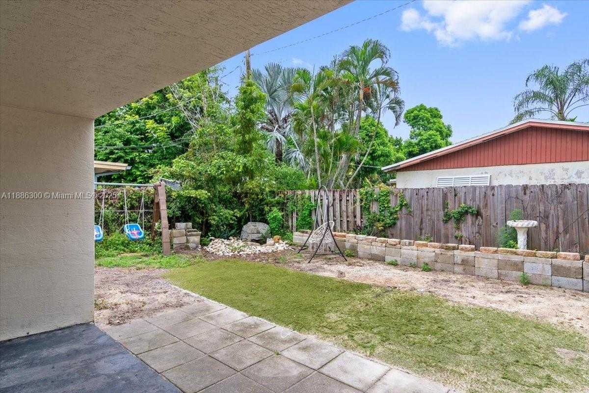 Small Image of 4371 SOUTH WEST 24TH ST, Fort Lauderdale Number 19