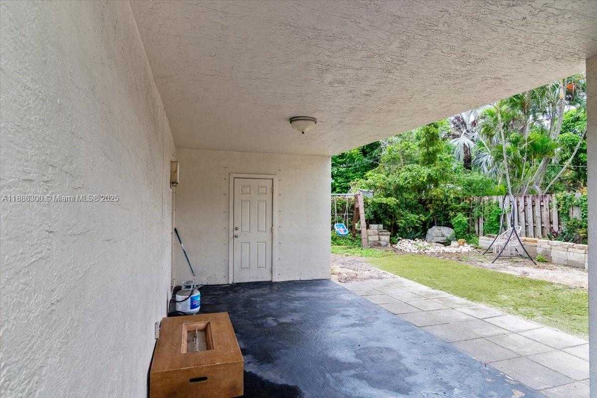 Small Image of 4371 SOUTH WEST 24TH ST, Fort Lauderdale Number 20