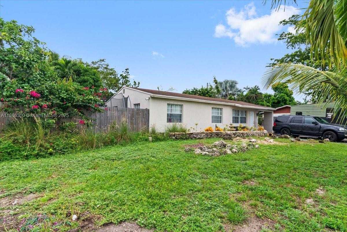 Small Image of 4371 SOUTH WEST 24TH ST, Fort Lauderdale Number 22