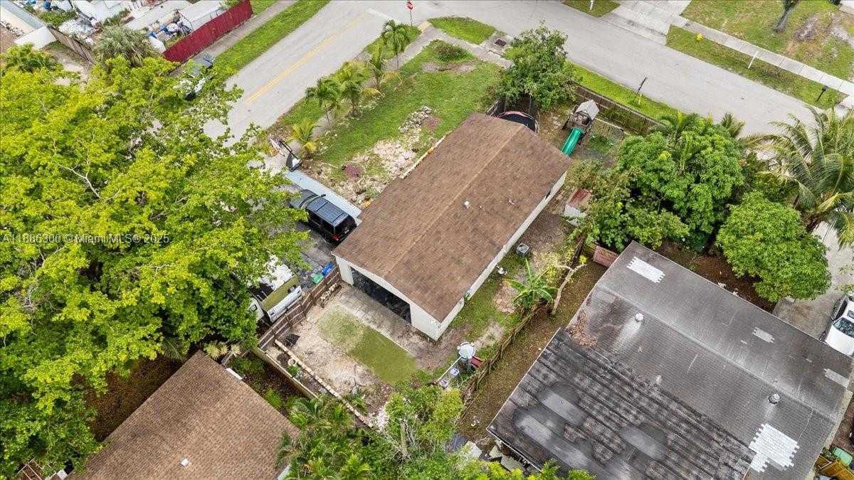 Small Image of 4371 SOUTH WEST 24TH ST, Fort Lauderdale Number 24