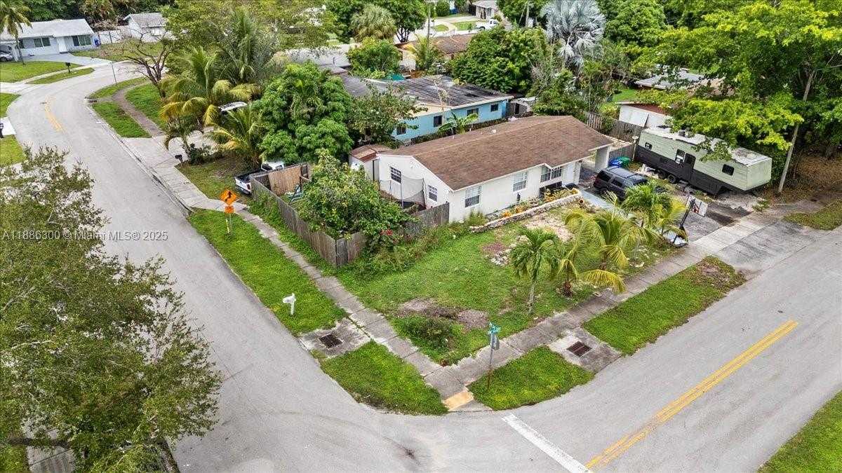 Small Image of 4371 SOUTH WEST 24TH ST, Fort Lauderdale Number 25