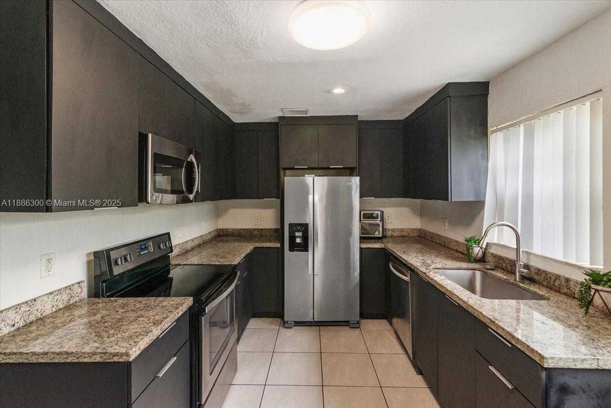 Small Image of 4371 SOUTH WEST 24TH ST, Fort Lauderdale Number 4