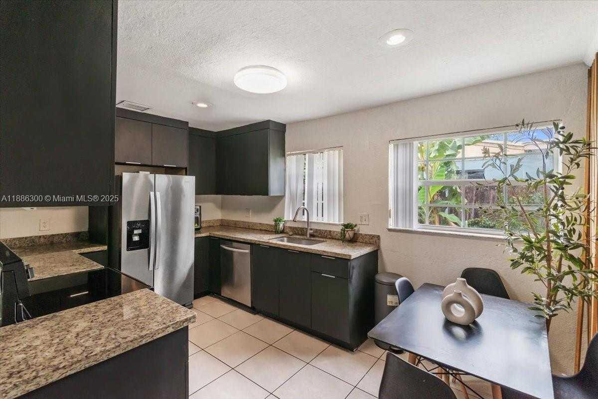 Small Image of 4371 SOUTH WEST 24TH ST, Fort Lauderdale Number 5