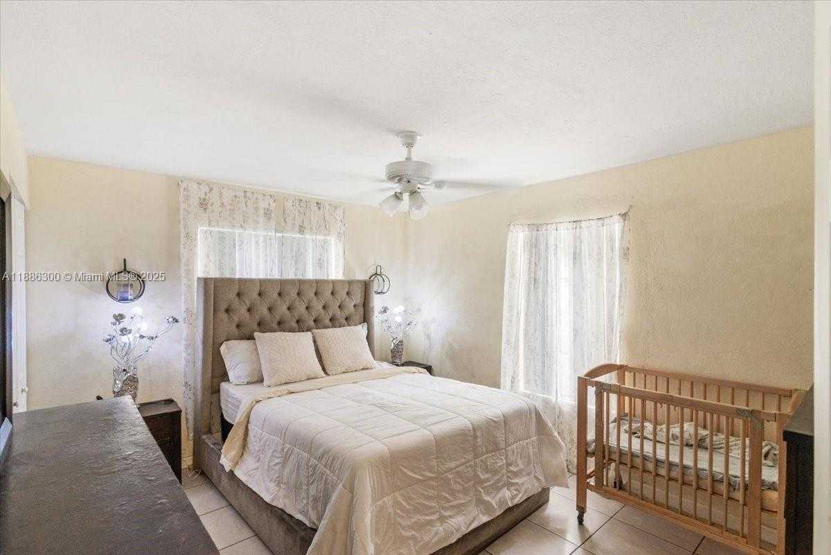 Small Image of 4371 SOUTH WEST 24TH ST, Fort Lauderdale Number 8