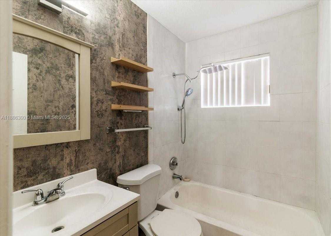 Small Image of 4371 SOUTH WEST 24TH ST, Fort Lauderdale Number 9