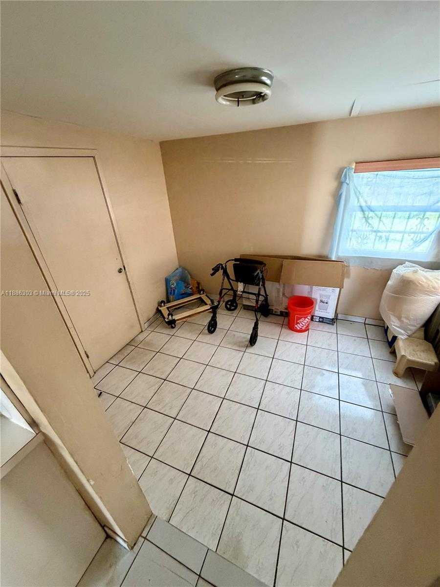 Small Image of 3561 NORTH WEST 106TH ST, Miami Number 19