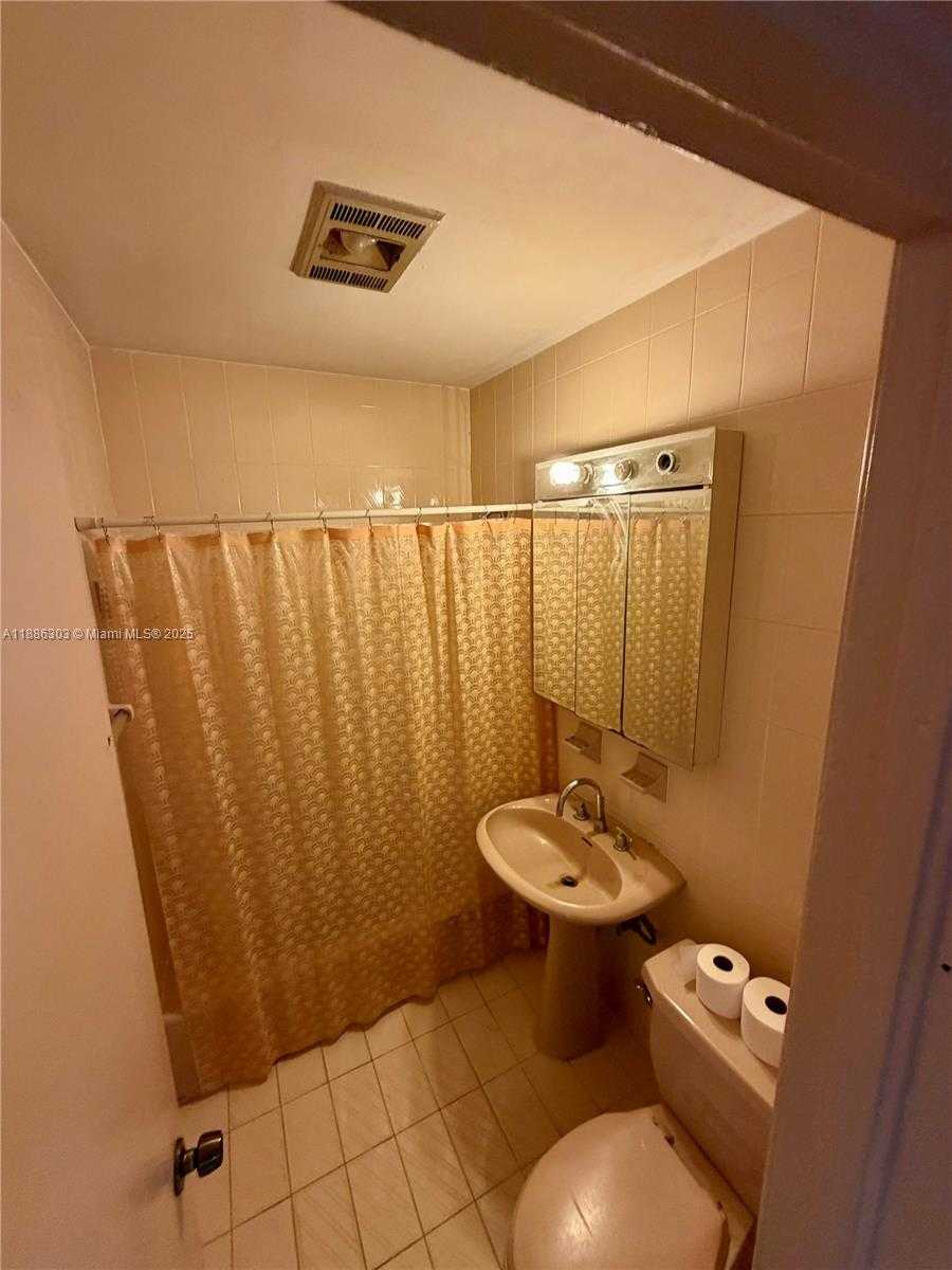 Small Image of 3561 NORTH WEST 106TH ST, Miami Number 21