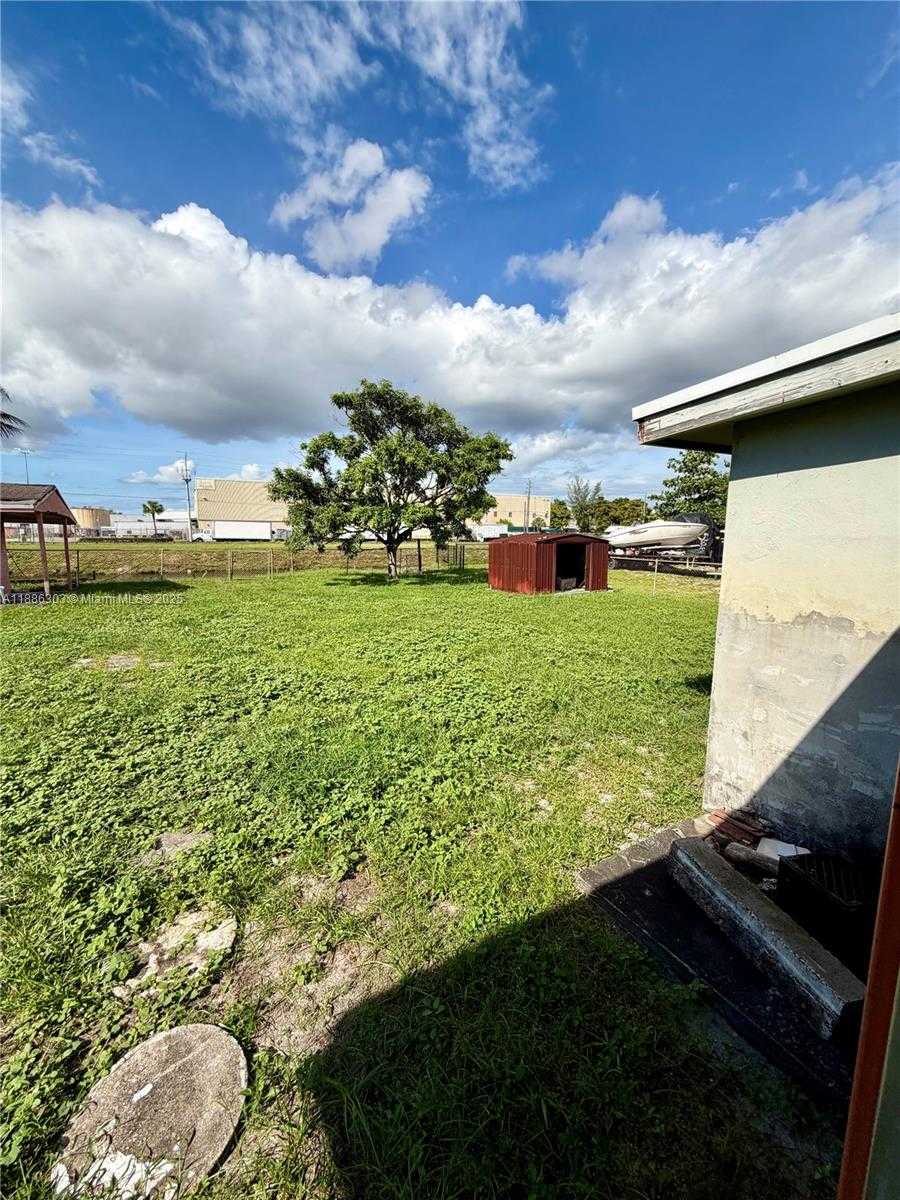Small Image of 3561 NORTH WEST 106TH ST, Miami Number 26