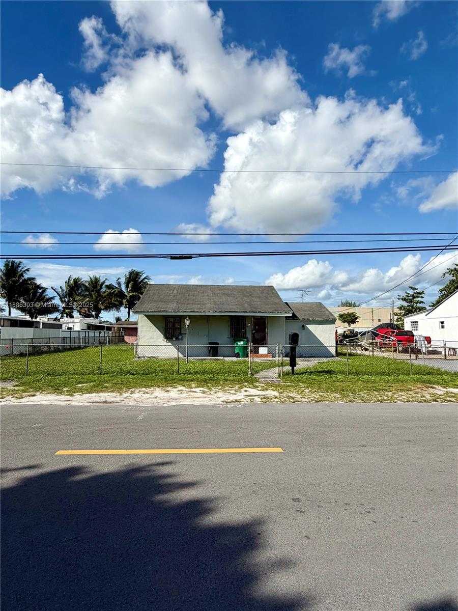 Small Image of 3561 NORTH WEST 106TH ST, Miami Number 3