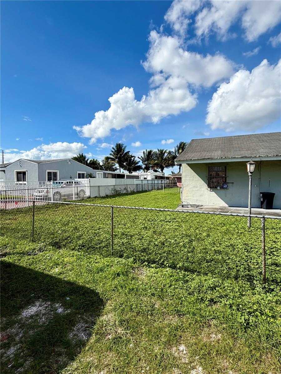 Small Image of 3561 NORTH WEST 106TH ST, Miami Number 7