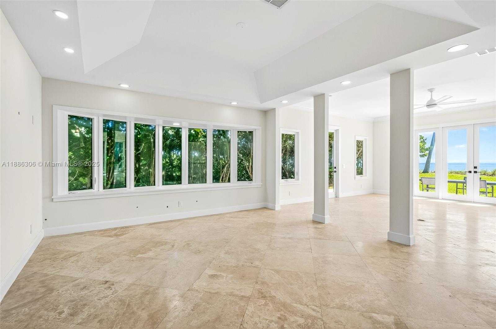 Small Image of 906 HOLOMA DR, Vero Beach Number 10
