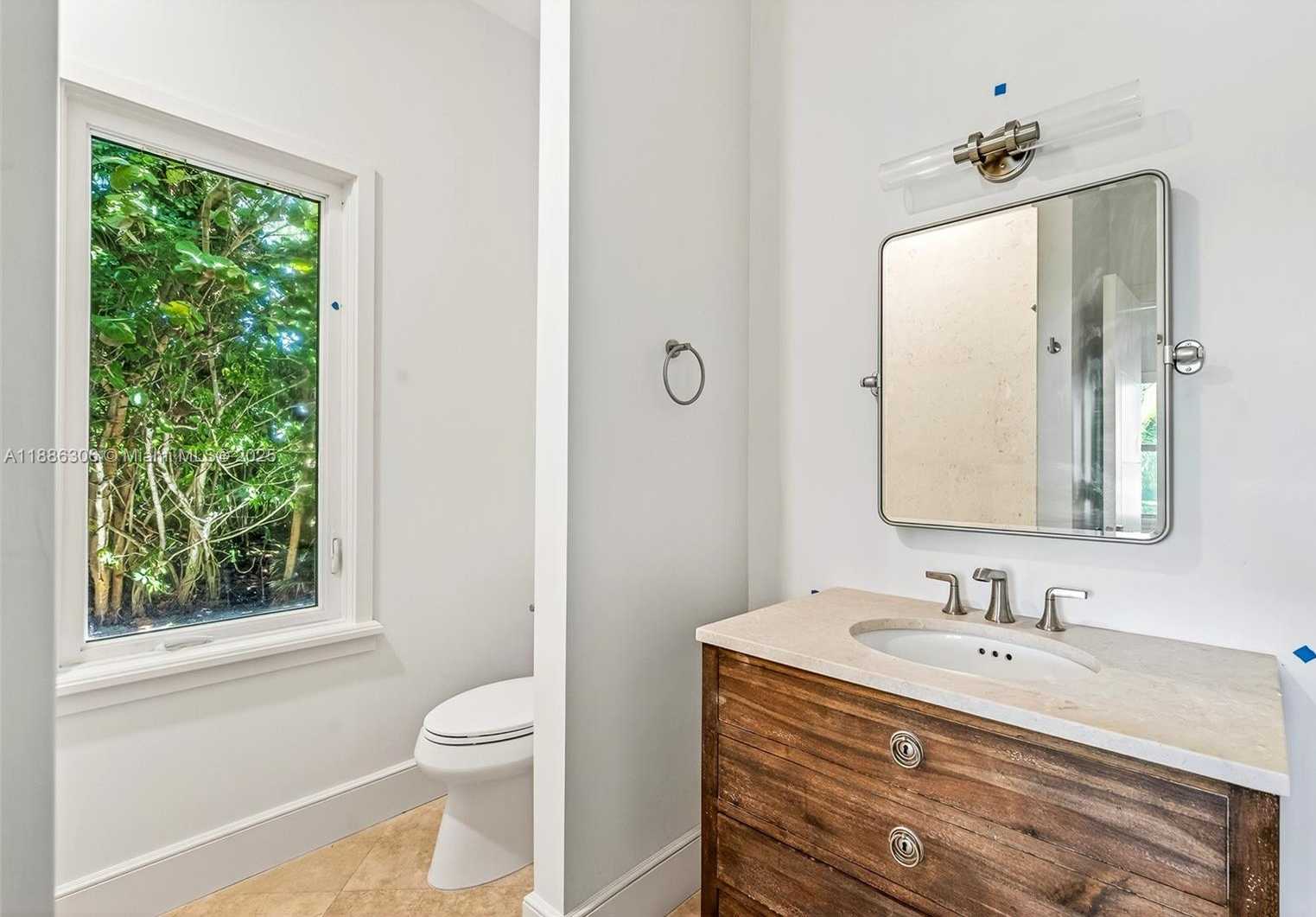 Small Image of 906 HOLOMA DR, Vero Beach Number 14