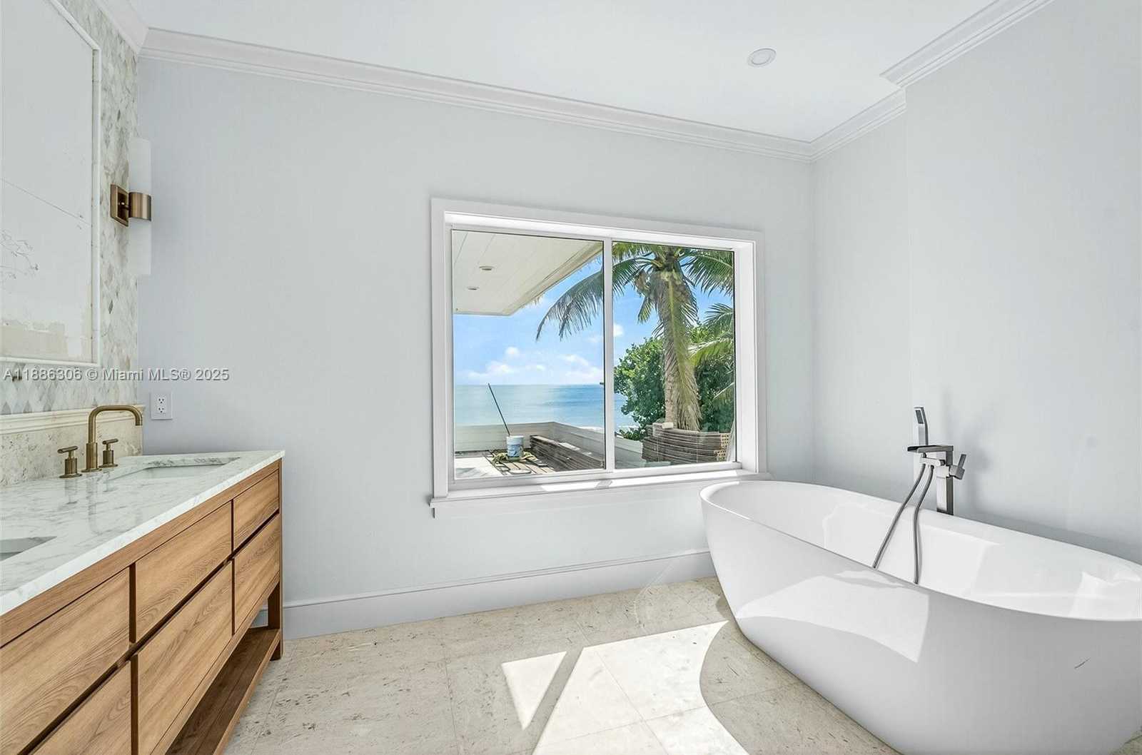 Small Image of 906 HOLOMA DR, Vero Beach Number 17