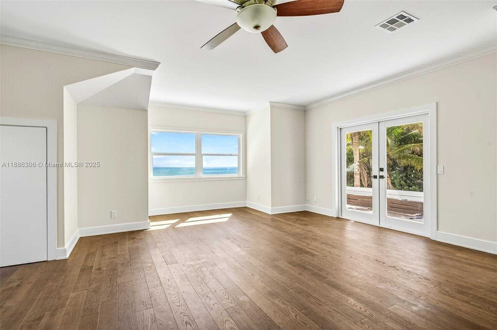 Small Image of 906 HOLOMA DR, Vero Beach Number 18