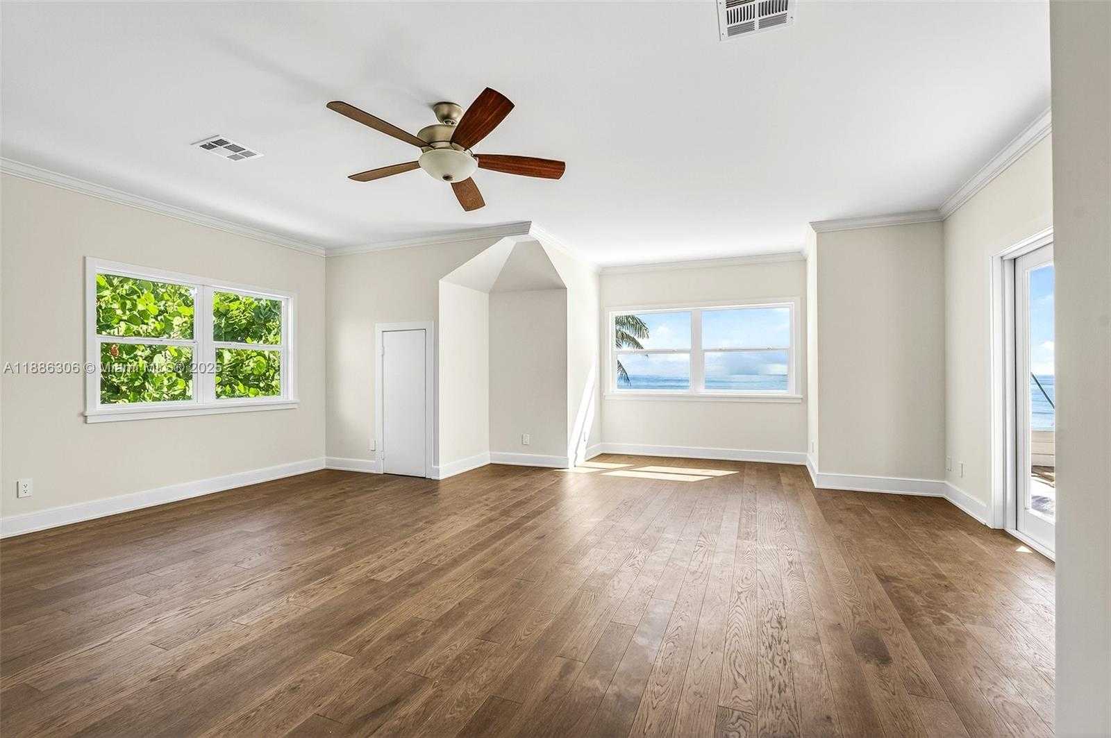Small Image of 906 HOLOMA DR, Vero Beach Number 19