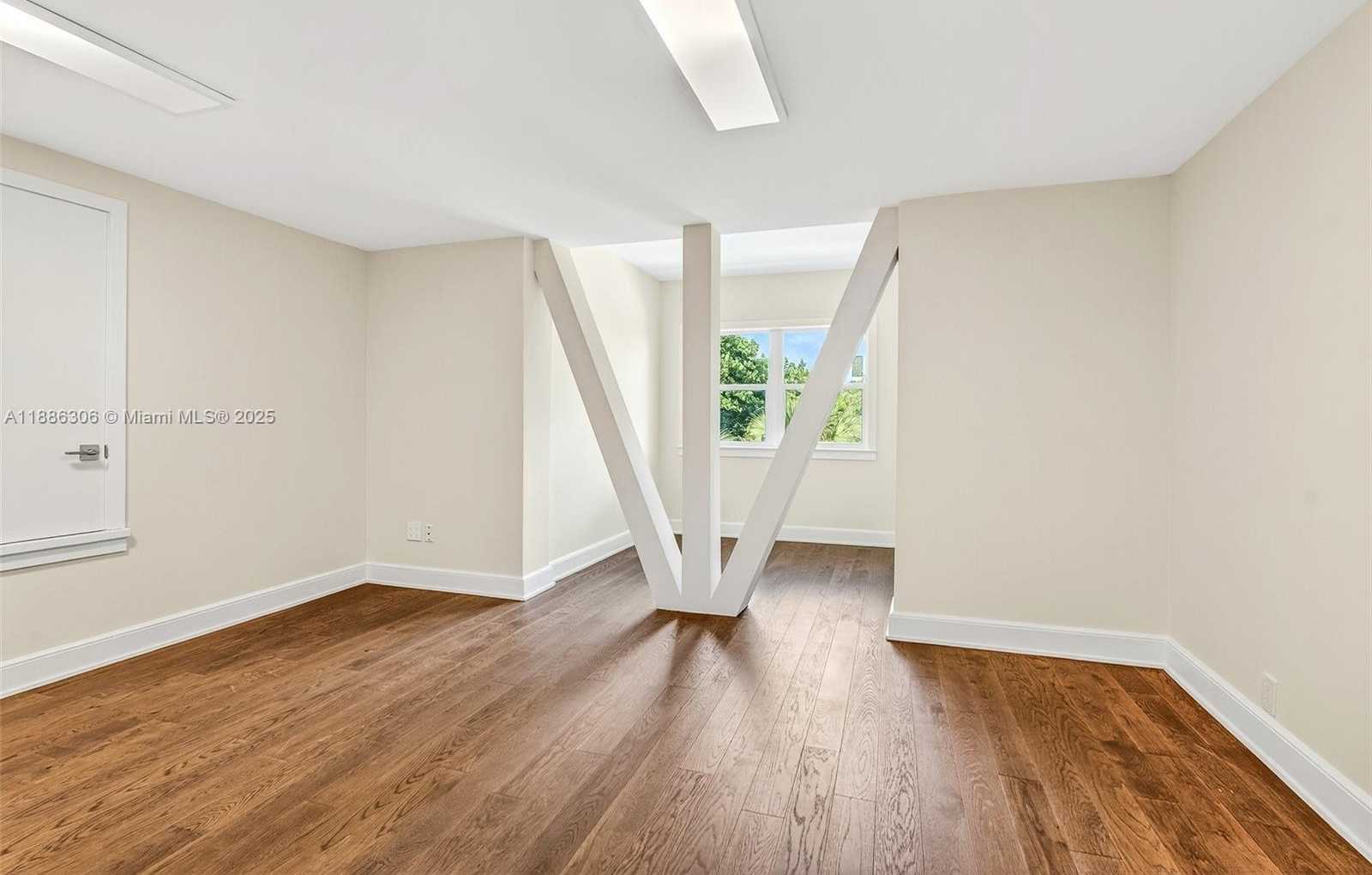 Small Image of 906 HOLOMA DR, Vero Beach Number 21