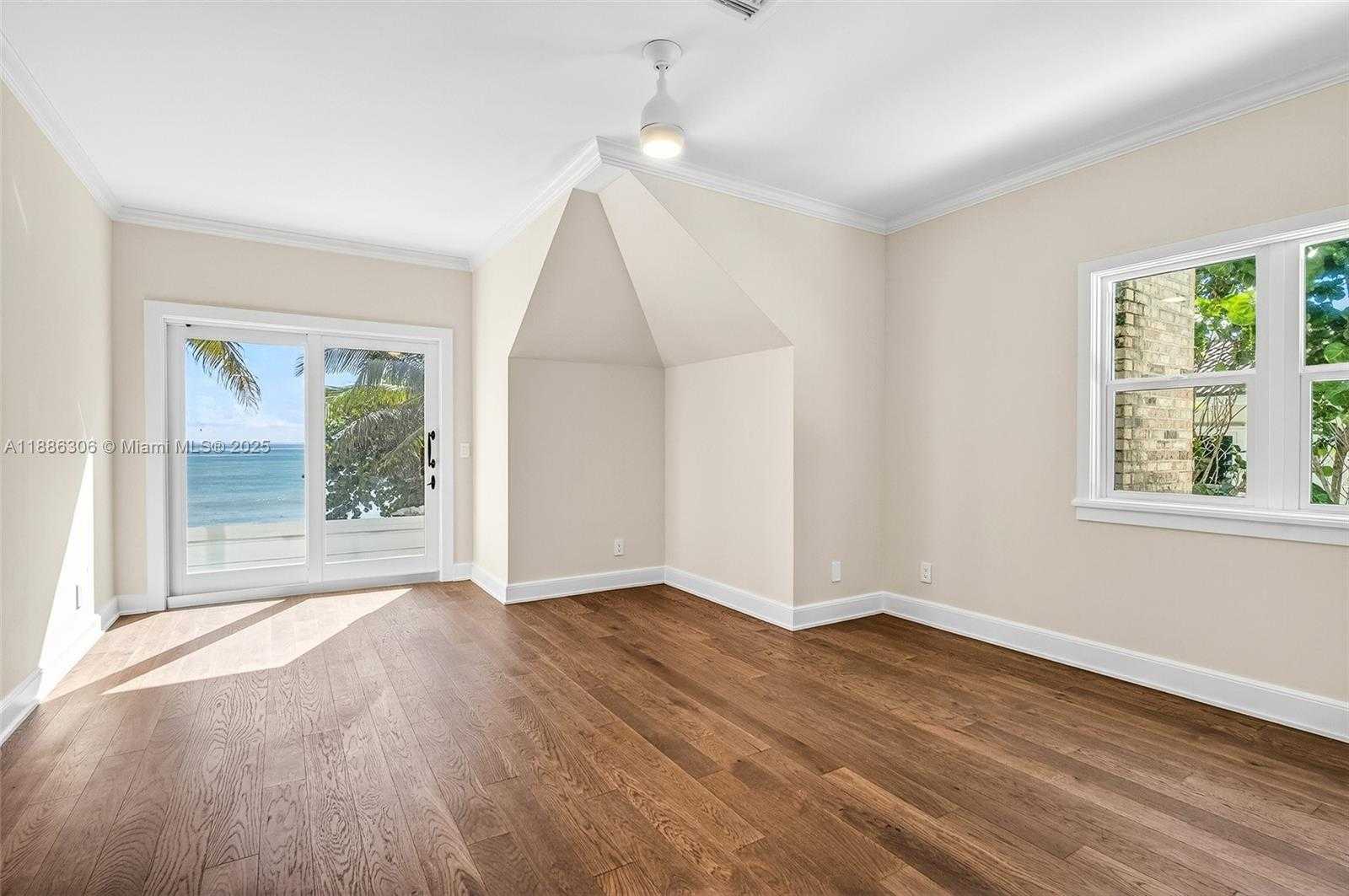 Small Image of 906 HOLOMA DR, Vero Beach Number 22