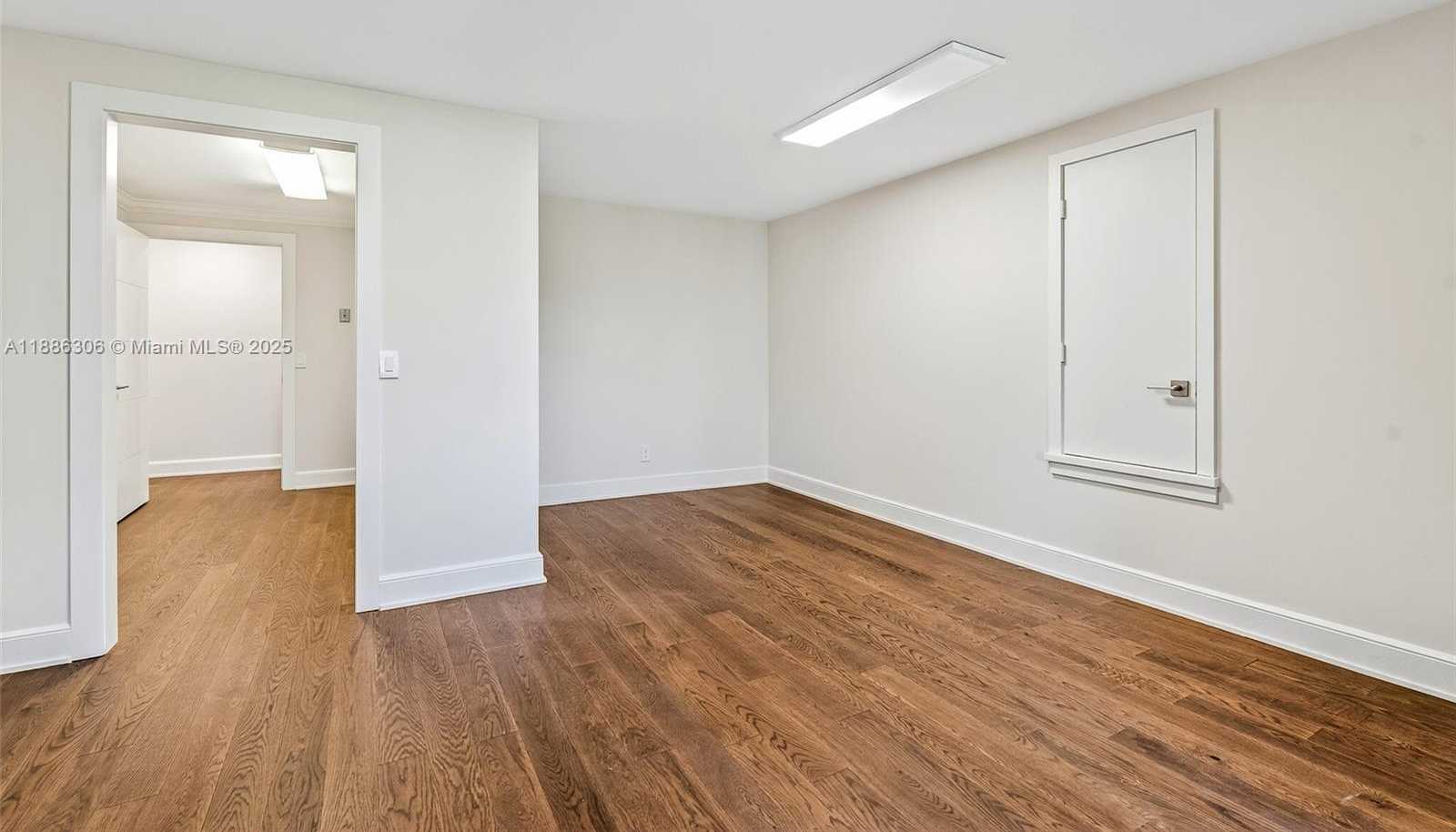 Small Image of 906 HOLOMA DR, Vero Beach Number 23
