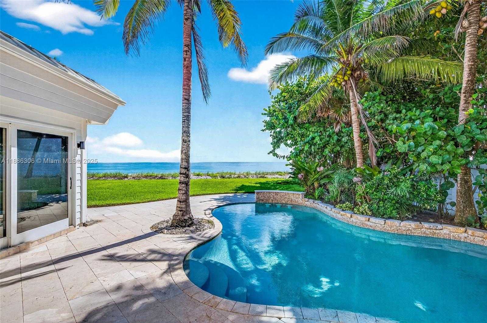Small Image of 906 HOLOMA DR, Vero Beach Number 29