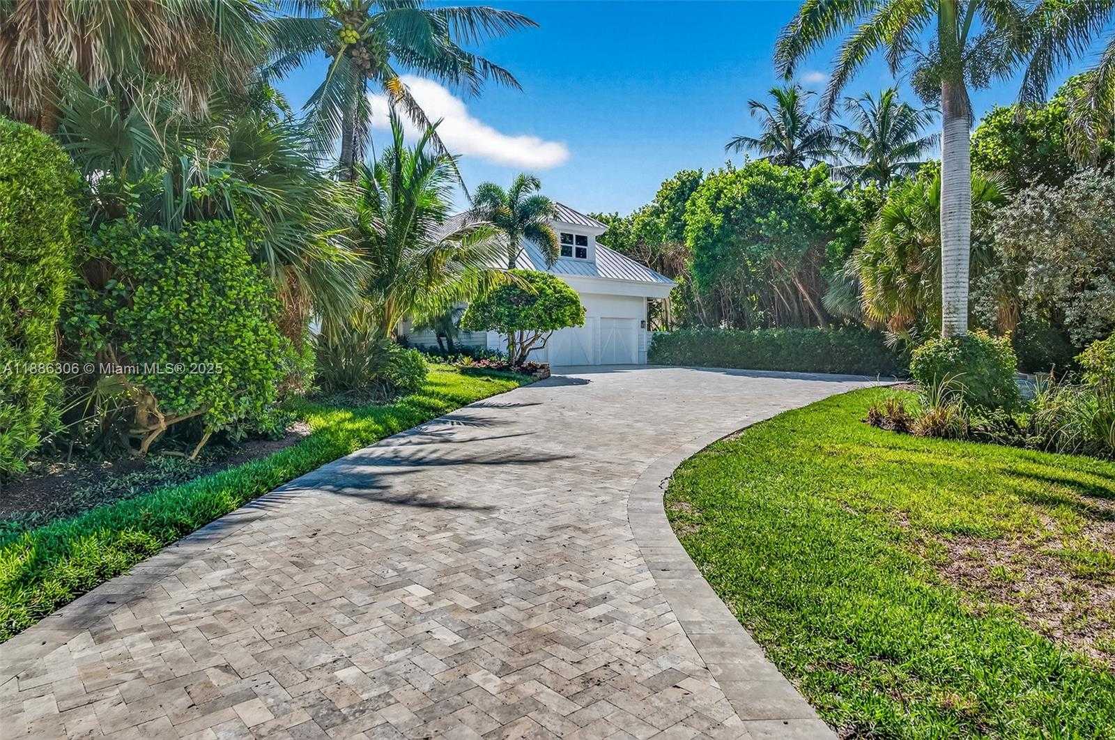 Small Image of 906 HOLOMA DR, Vero Beach Number 34