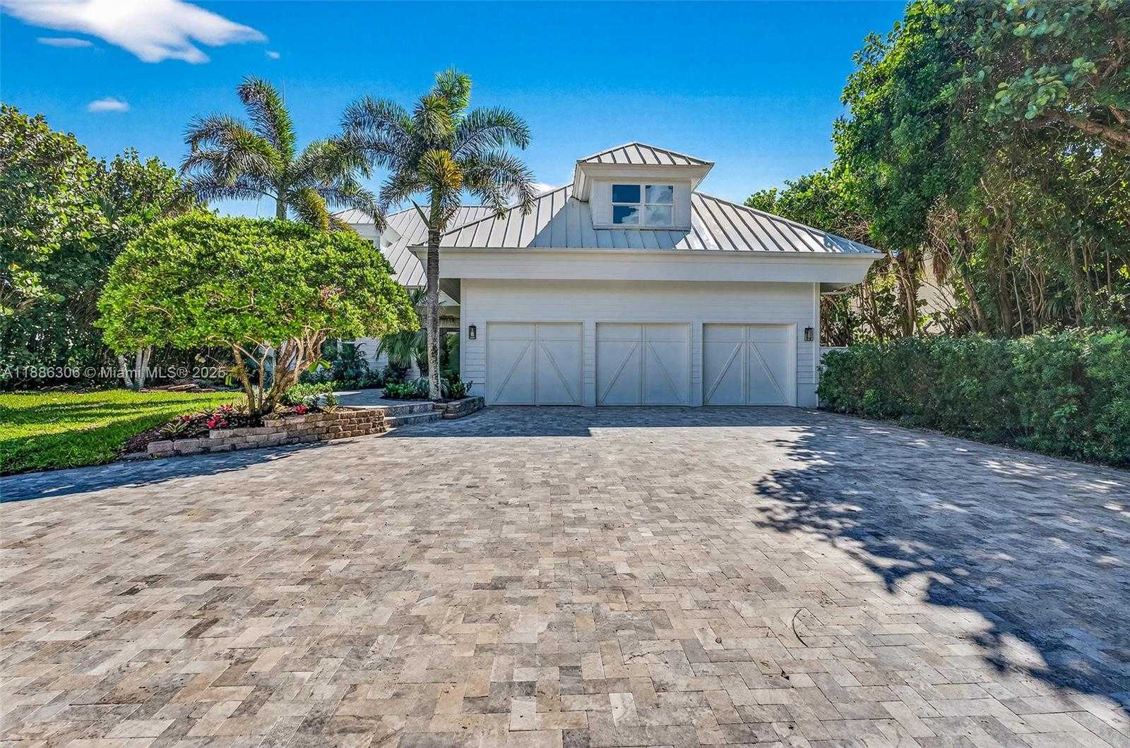 Small Image of 906 HOLOMA DR, Vero Beach Number 36