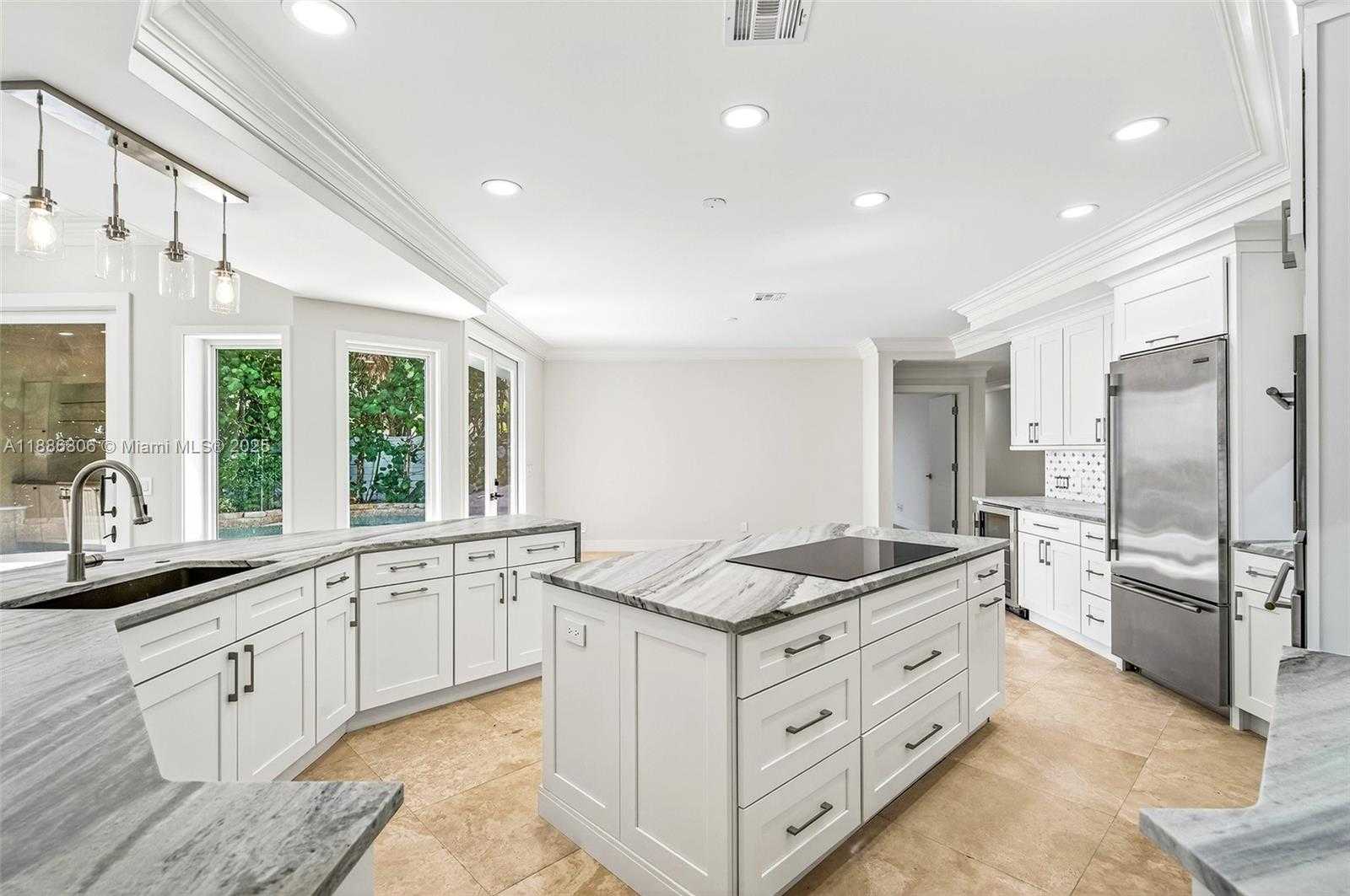 Small Image of 906 HOLOMA DR, Vero Beach Number 8