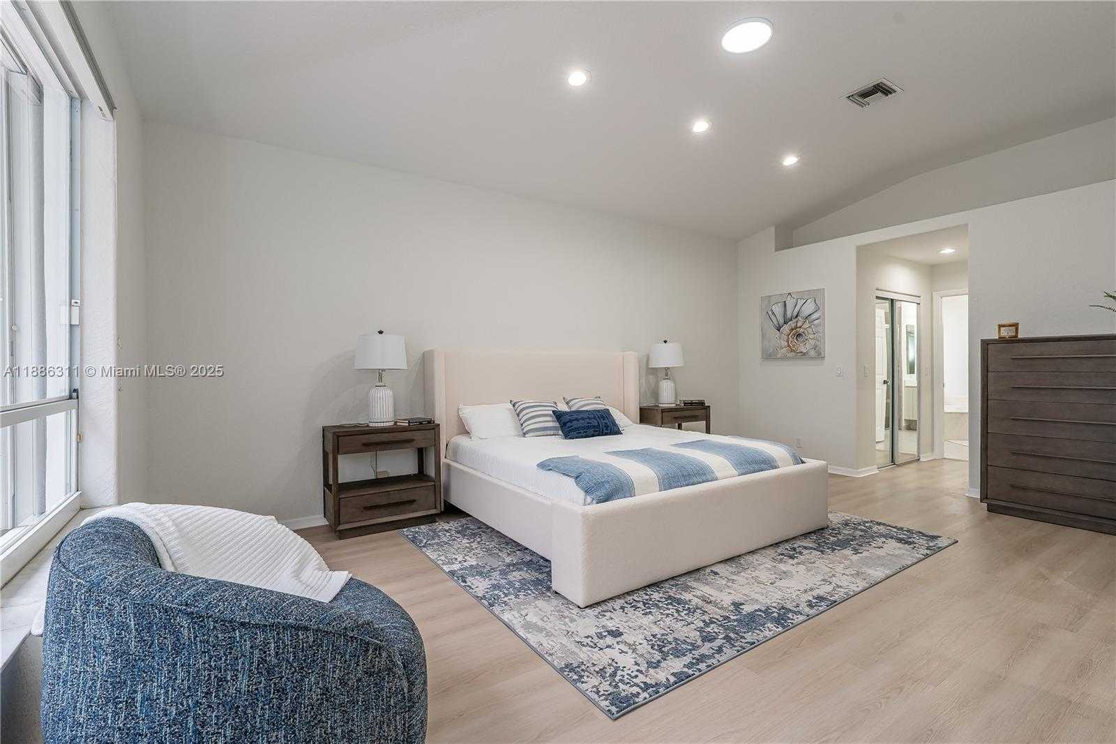 Small Image of 12814 NORTH WEST 20TH ST, Pembroke Pines Number 14
