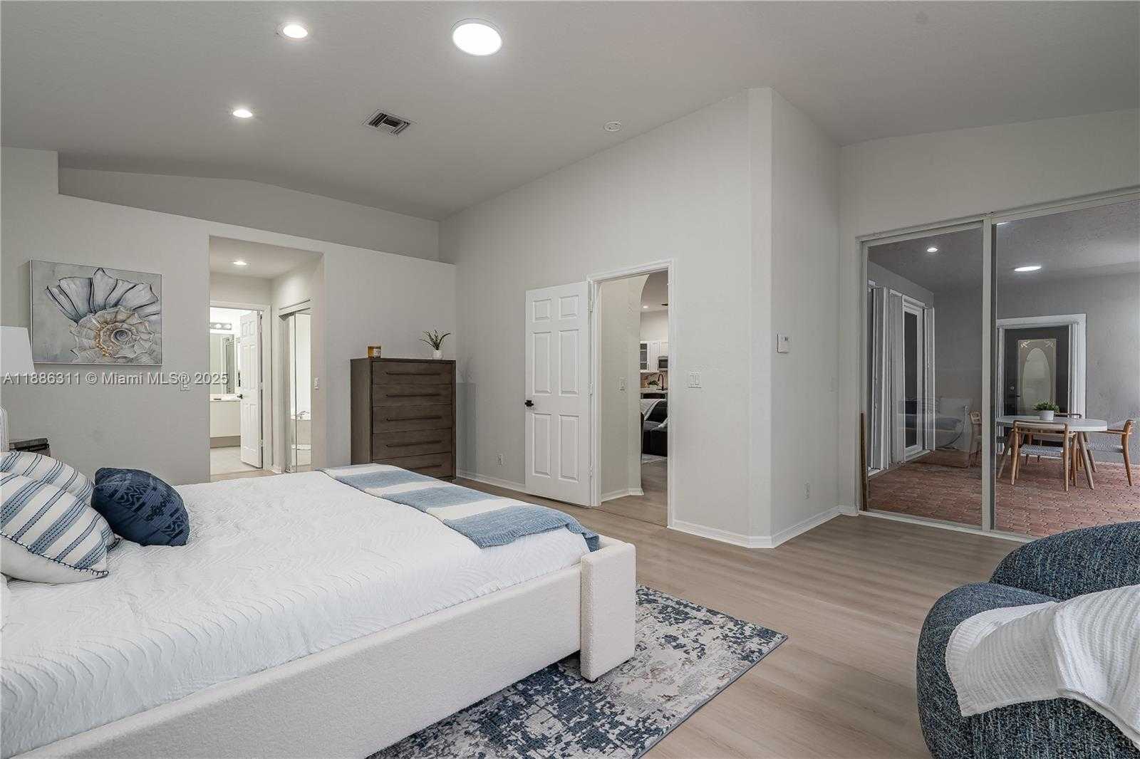 Small Image of 12814 NORTH WEST 20TH ST, Pembroke Pines Number 15
