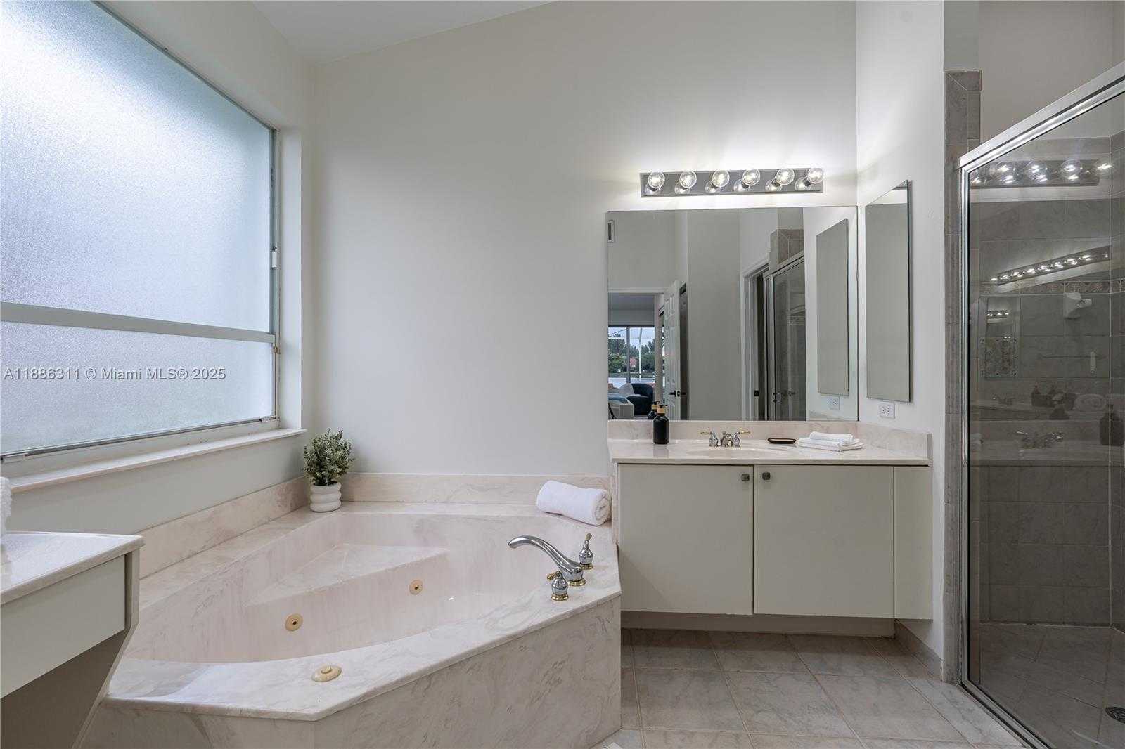 Small Image of 12814 NORTH WEST 20TH ST, Pembroke Pines Number 18