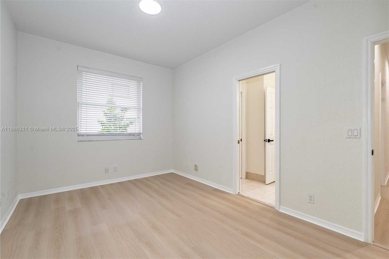 Small Image of 12814 NORTH WEST 20TH ST, Pembroke Pines Number 19