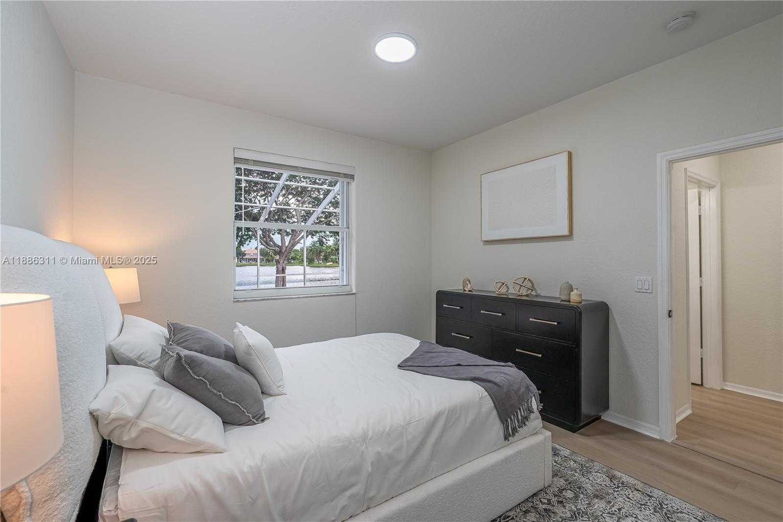 Small Image of 12814 NORTH WEST 20TH ST, Pembroke Pines Number 22